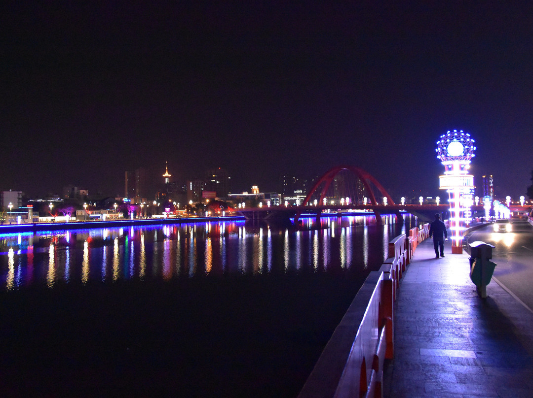 旌湖国际酒店主图