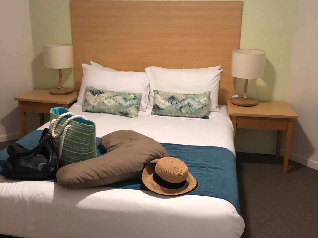 Sandy Point Beach Resort主图