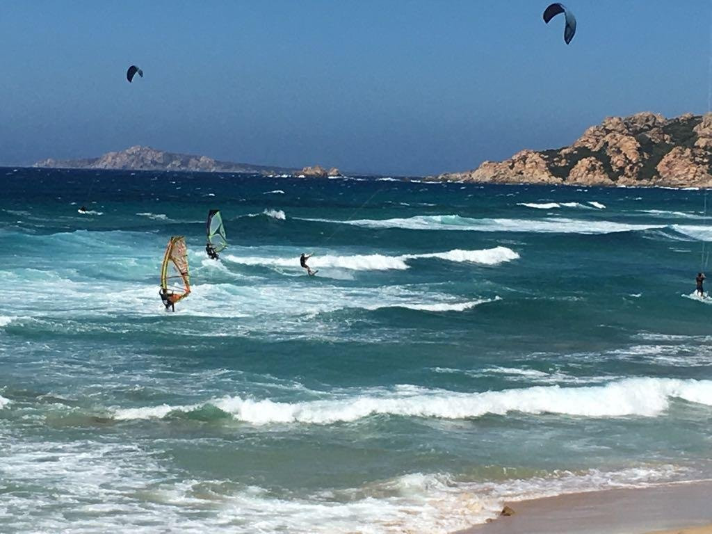WaveHunterSardinia-帕劳必去景点