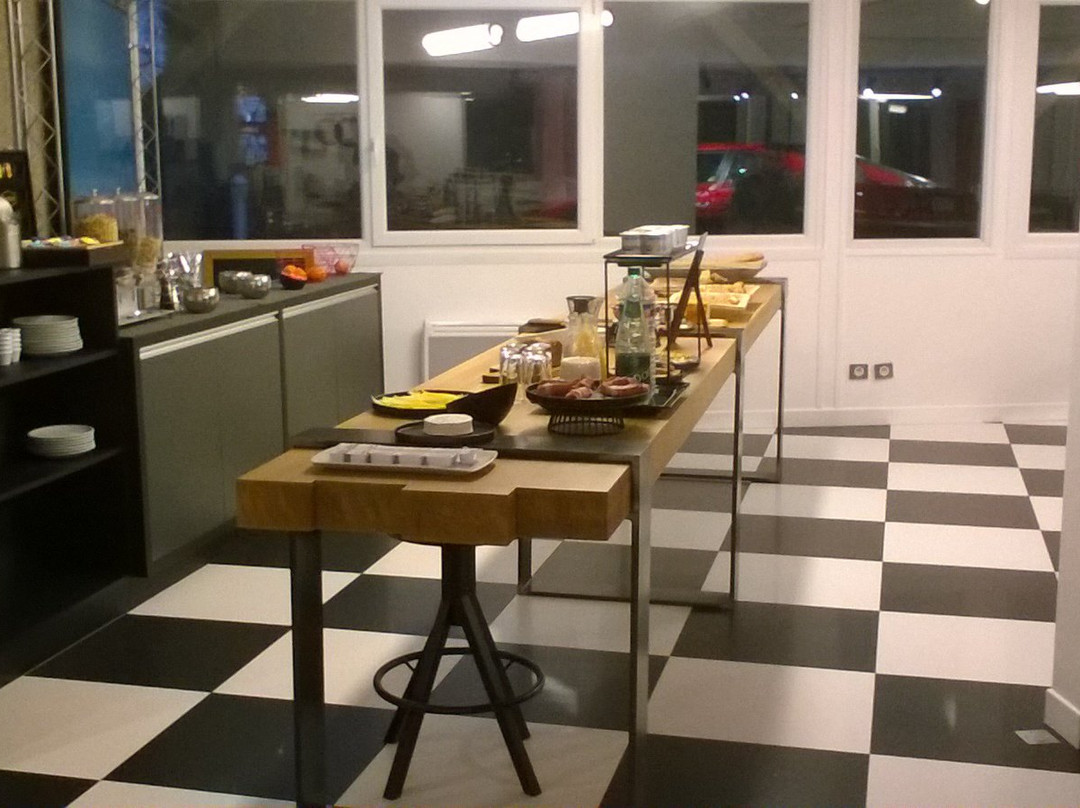 Enzo Hotels Trappes主图