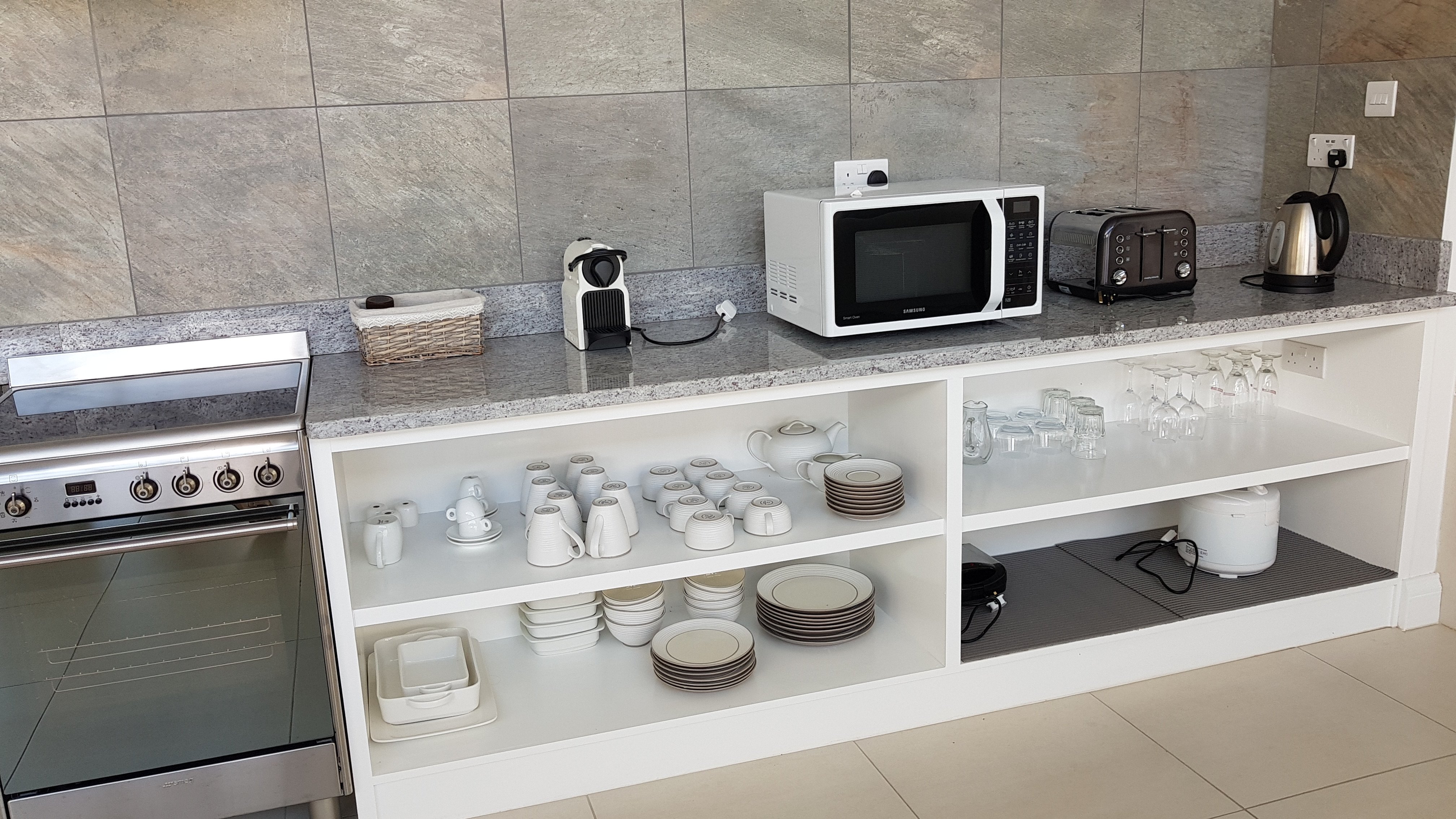 Le Sans Souci Guesthouse-餐饮