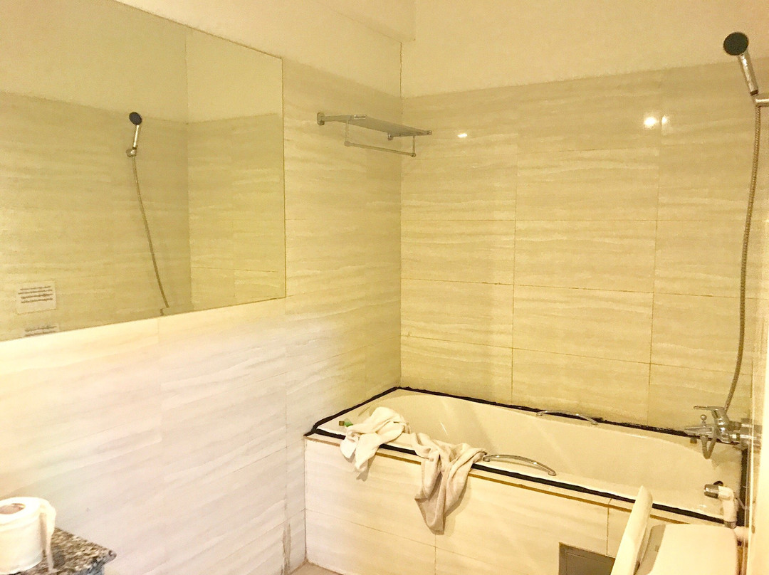 Grace Treasure Hotel主图