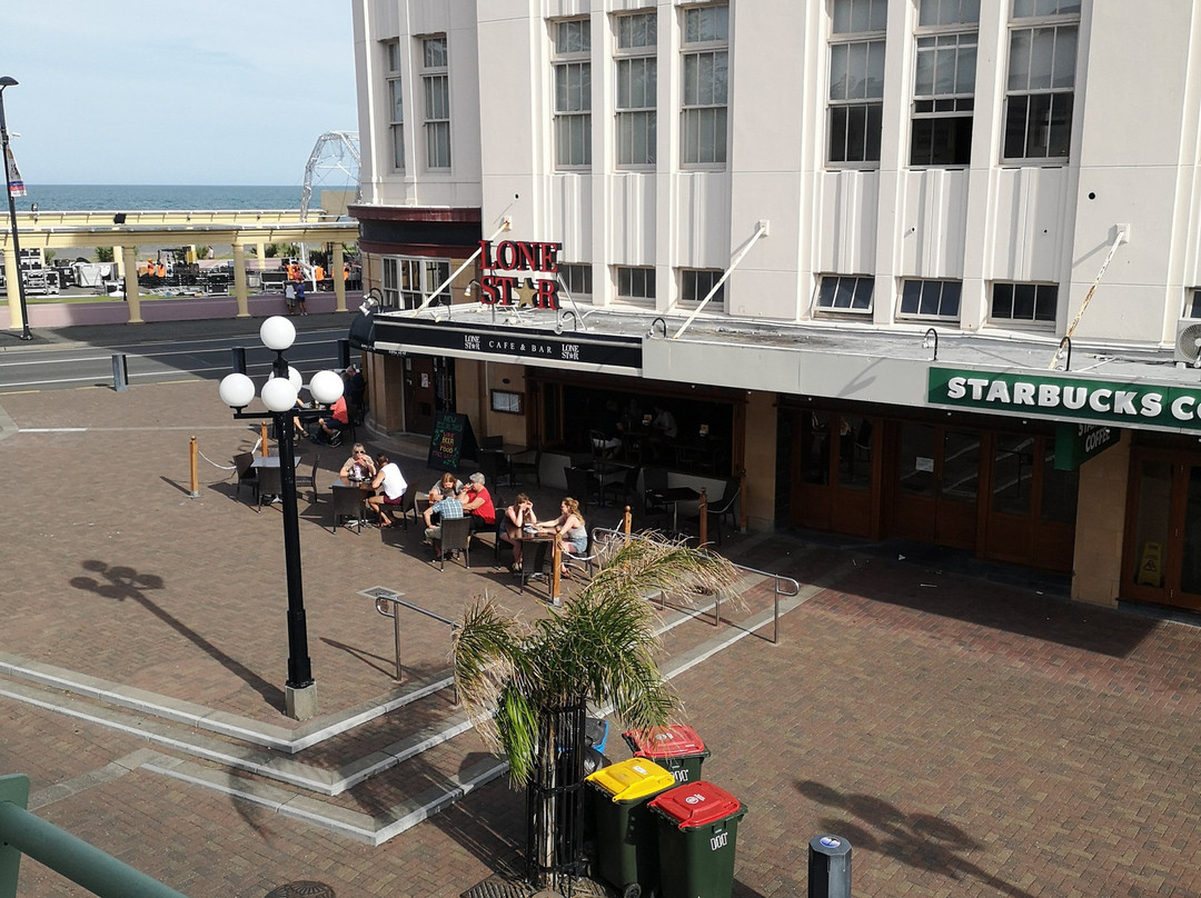 Art Deco Masonic Hotel主图