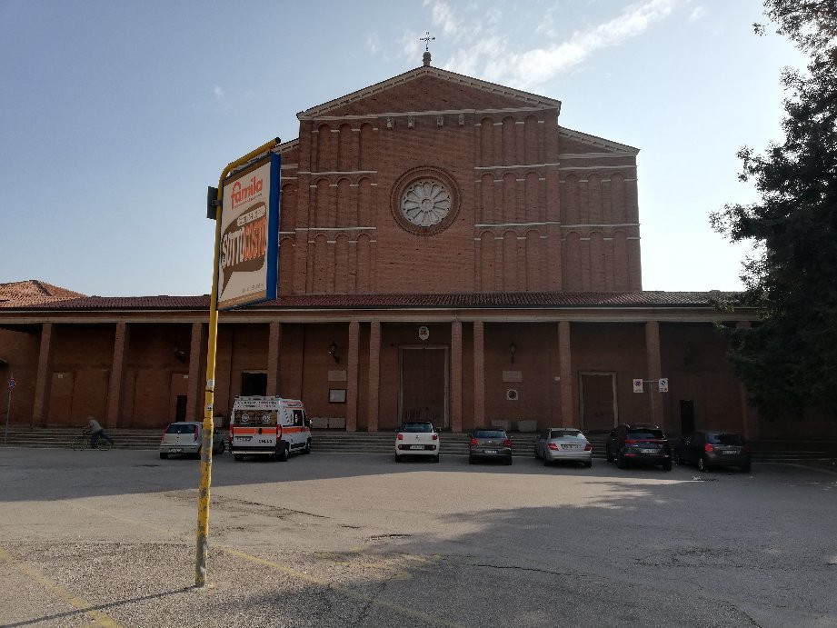 Chiesa Cuore Immacolato di Maria e San IIario-罗维戈必去景点