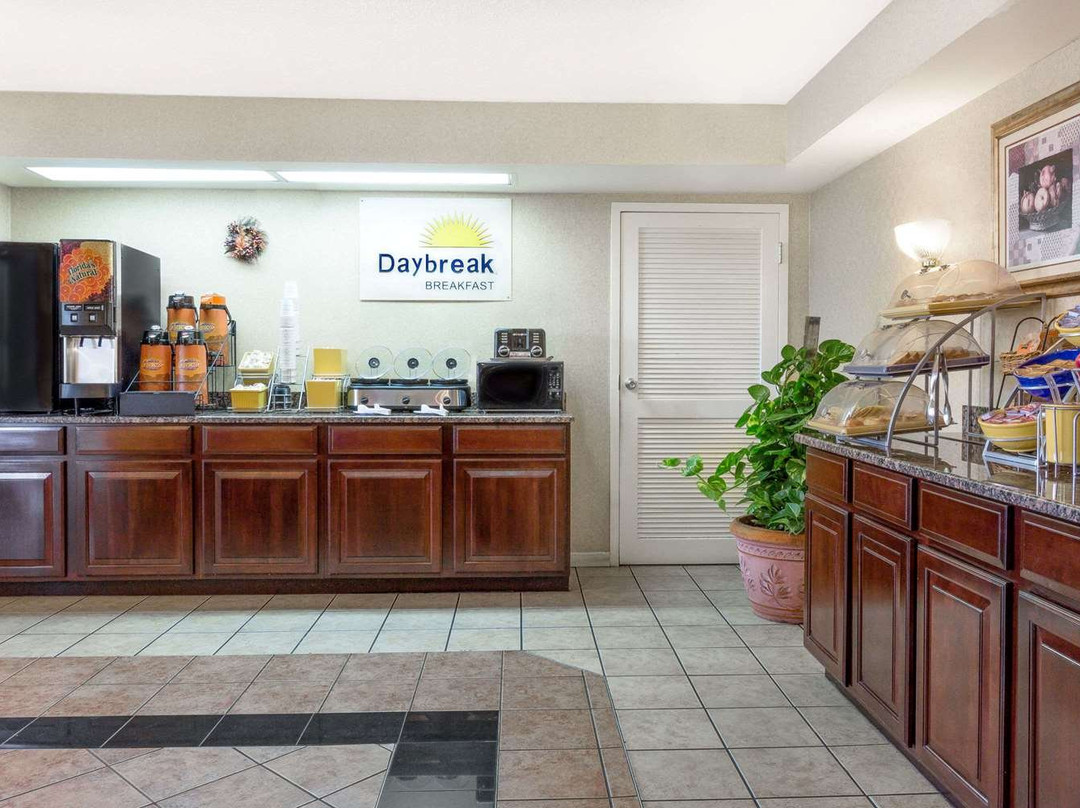 Days Inn Hoover Birmingham主图