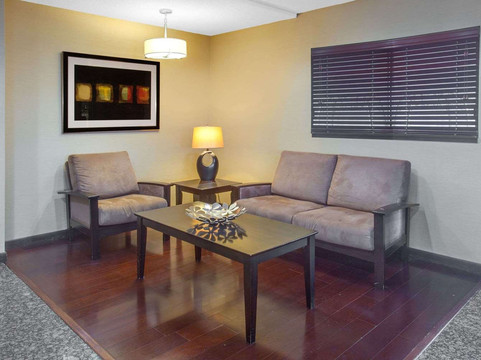 勒罗伊戴斯酒店-布卢明顿东南主图