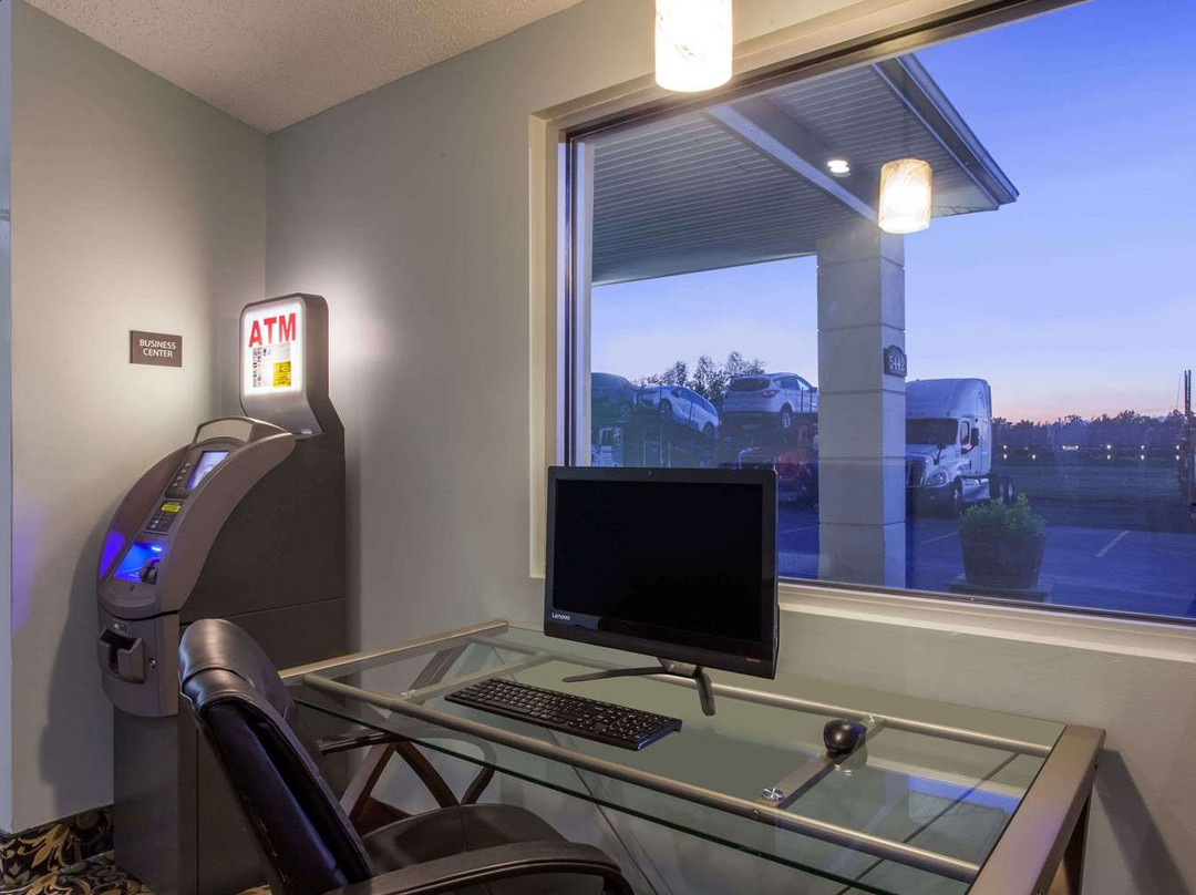 希尔顿汉堡Spark主图