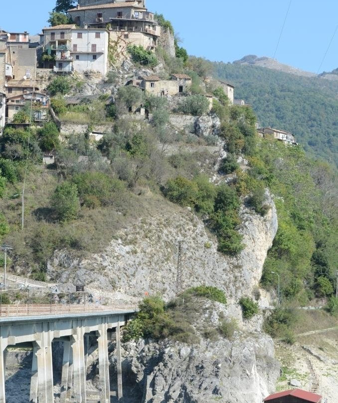 Castel Di Tora景点图片
