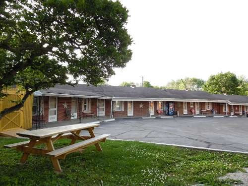 Moon-Lite Motel主图