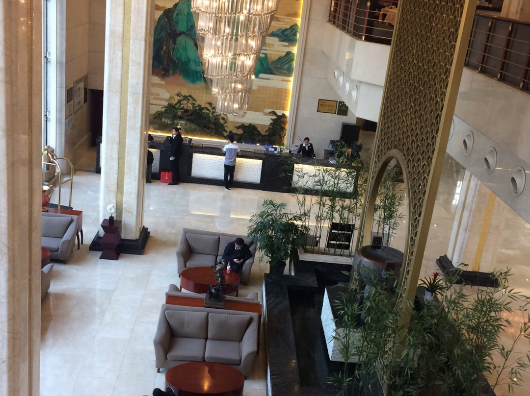 华山国际酒店主图