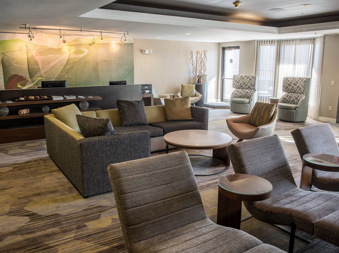 诺威治万豪万怡酒店主图