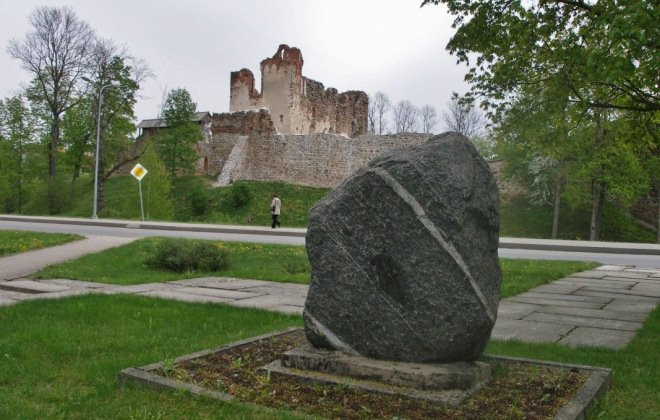 Memorial Stone to Semigallians fled from Dobele景点图片