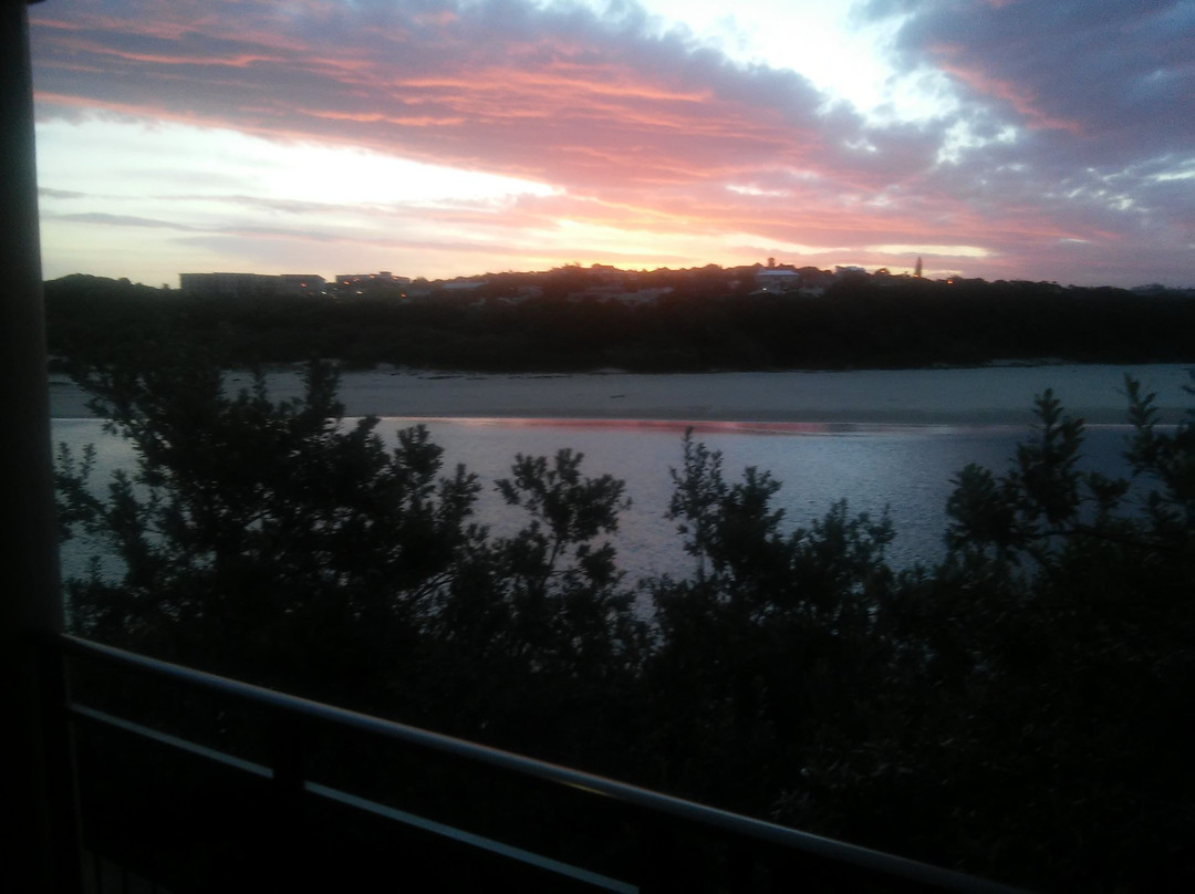 Blue Lagoon Hotel & Conference Centre主图