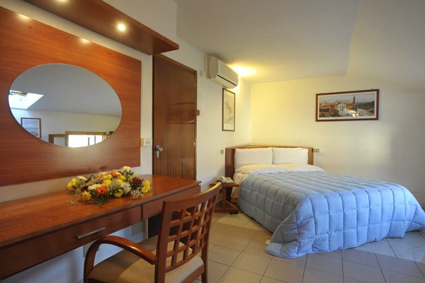 Albergo Romagna-官方