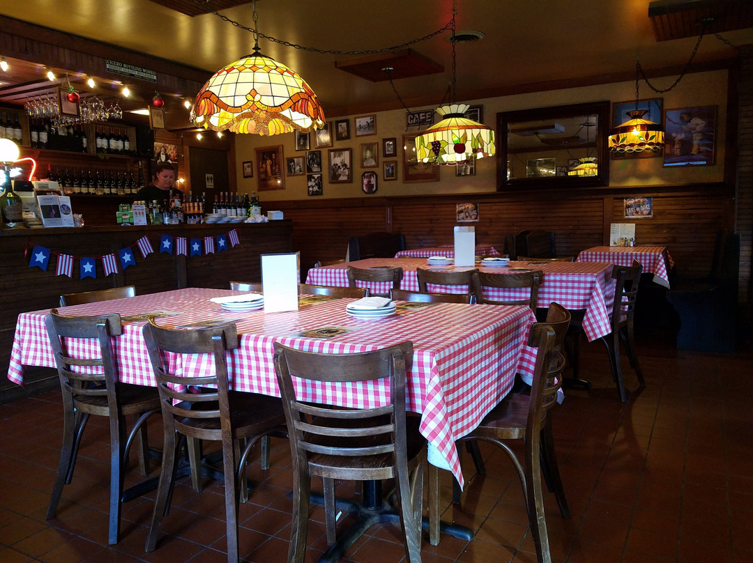 Danelli's Pizzeria & Italian Restaurant