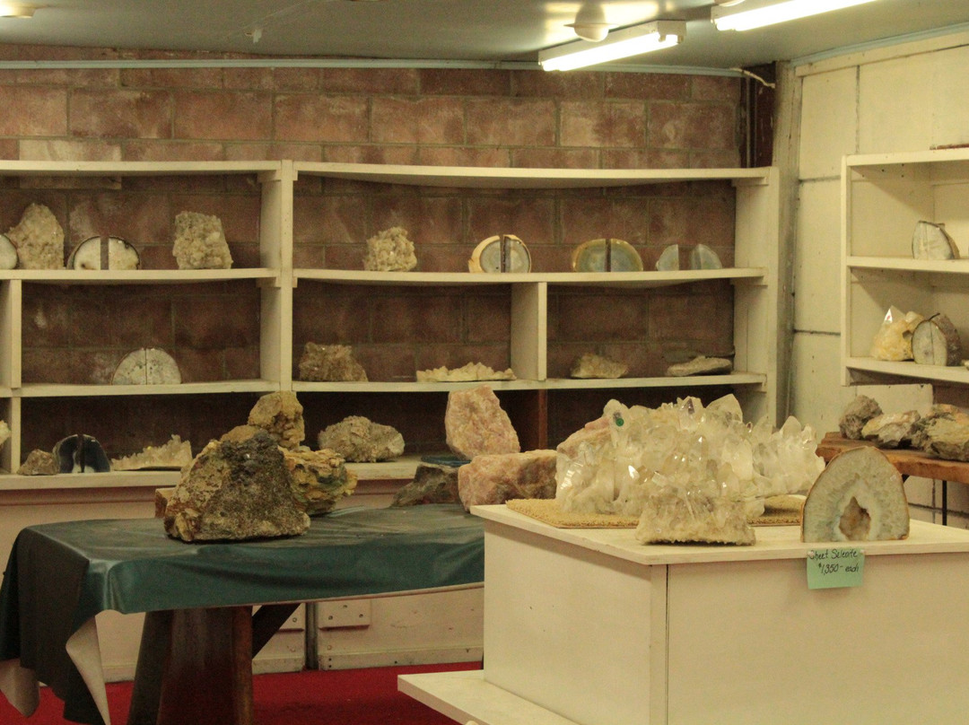 Consolidated Rock & Mineral Shop-瓦卡维尔必去景点