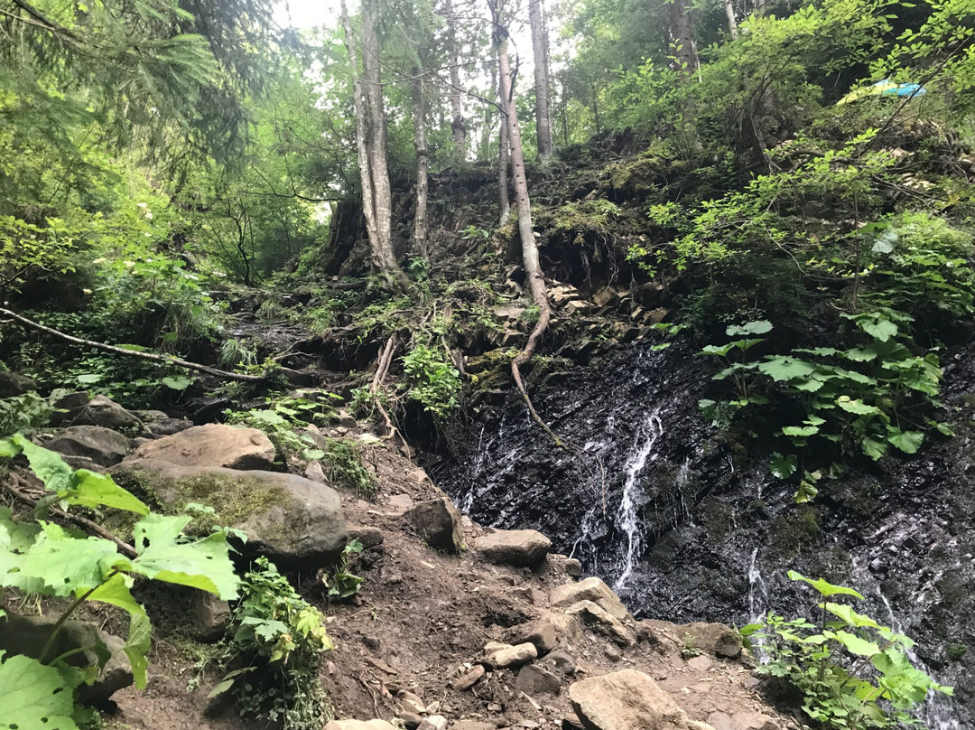 Yaremche旅游景点-Waterfall Guk