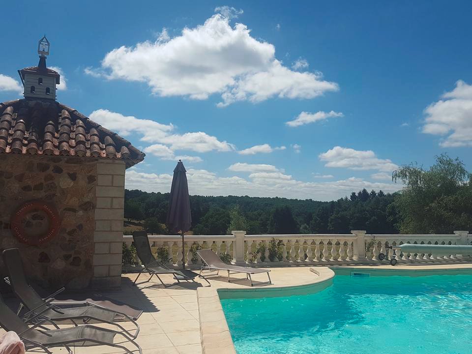 Domaine de Maumont-泳池