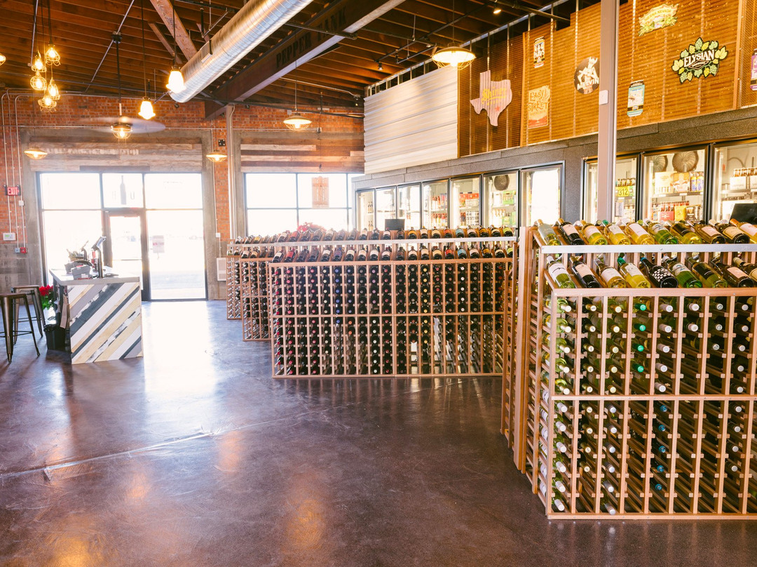 Urban Bottle Wine & Spirits-卡斯珀必去景点