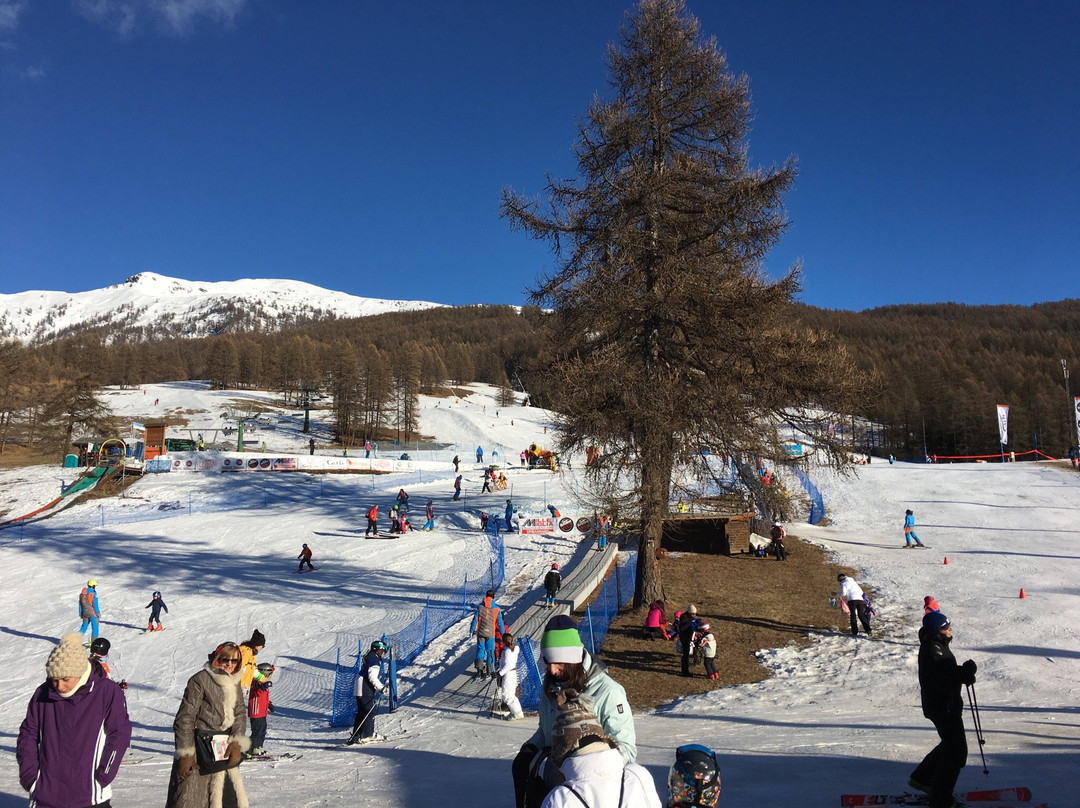 Ski and Snowboard School Cesana Sansicario景点图片