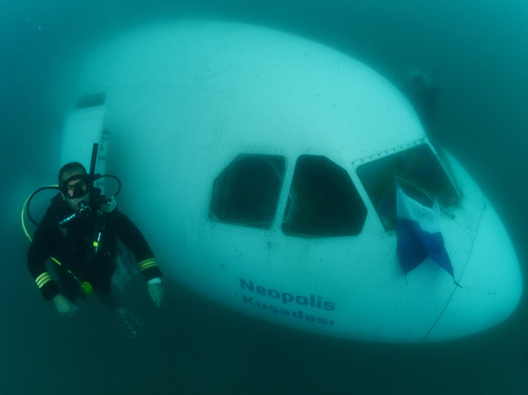 Active Blue Diving Center景点图片