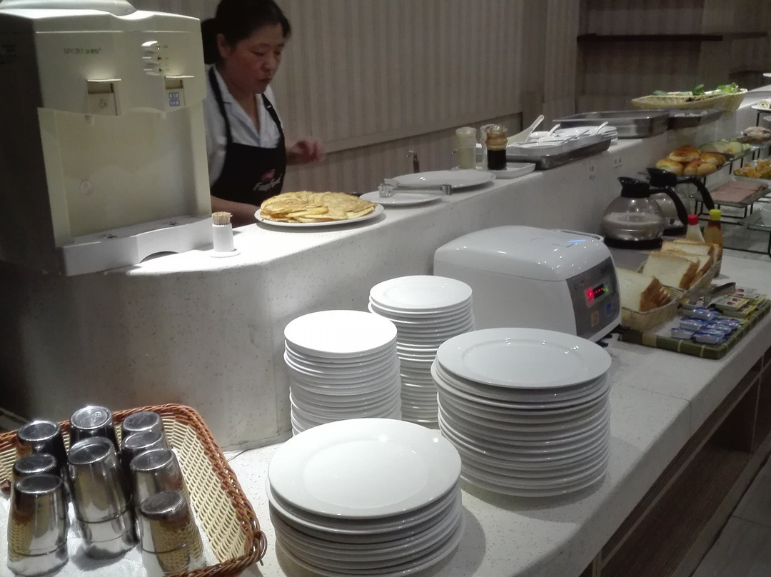 乐天世纪城酒店(威海火车站韩乐坊店)主图