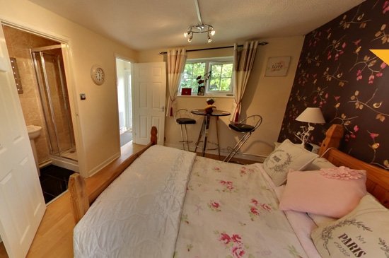 Briar House Exeter Airport Parking-官方