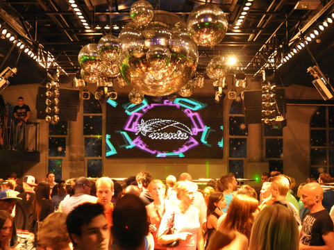 Menta Disco-阿尔库迪亚港必去景点