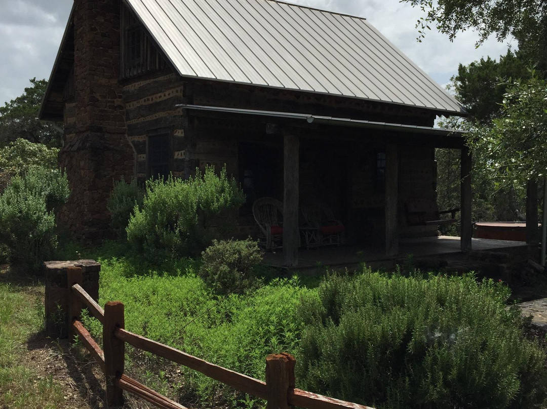 Hillside Cabin主图