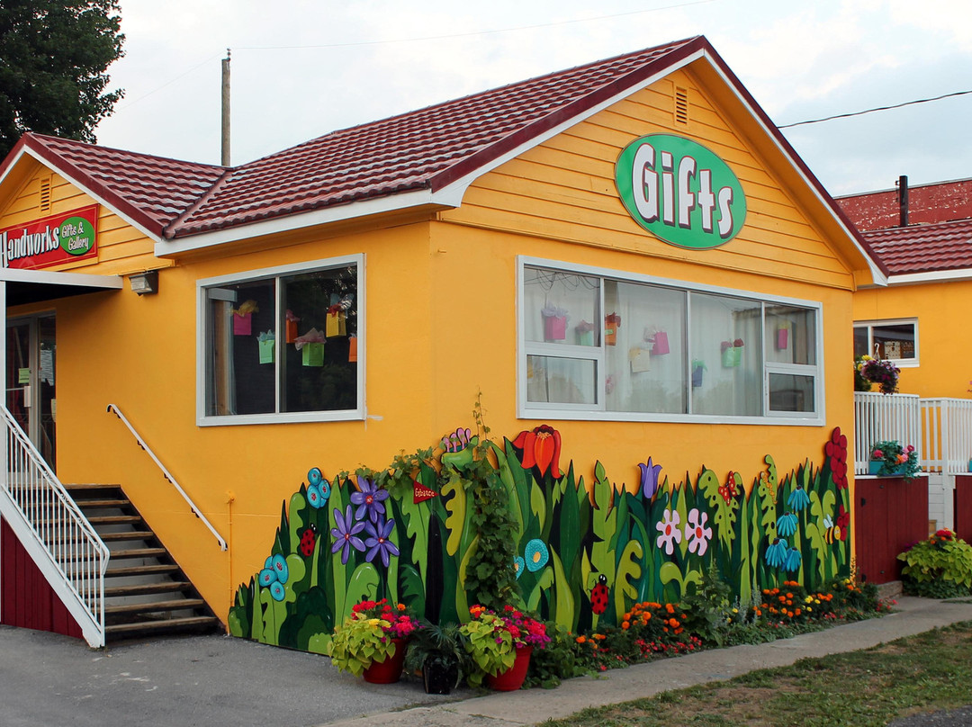 Handworks Gifts and Gallery-加纳诺克必去景点