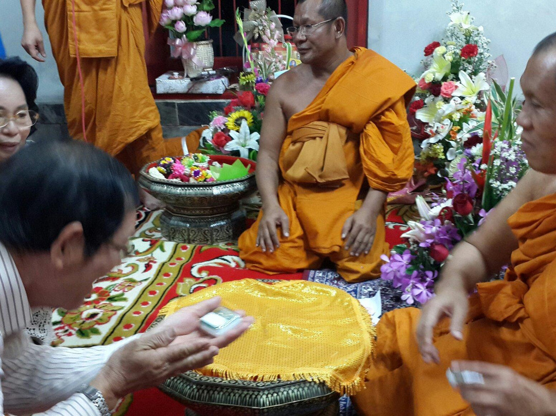 Wat Mani Chonlakhan景点图片