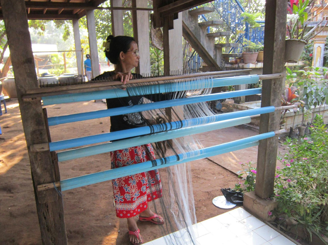Heng Naysim Tranditional Cambodian Weaving House-Kandal Steung必去景点