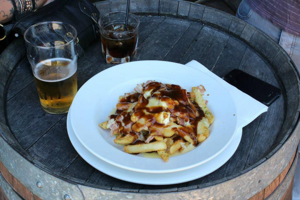 奥林达餐馆和美食-Kelly's Bar and Kitchen