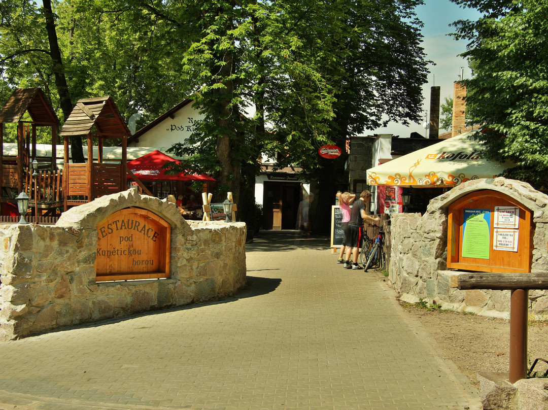 Restaurace pod Kunětickou horou s.r.o.
