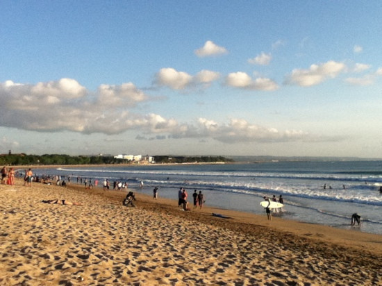 海滩漫步购物中心-库塔必去景点
