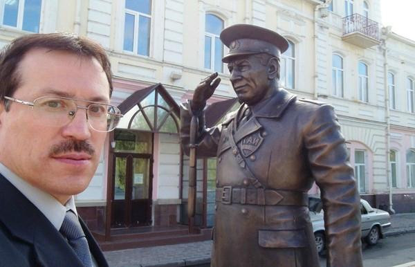 Uncle Kolya, Monunment to a State Traffic Inspector景点图片