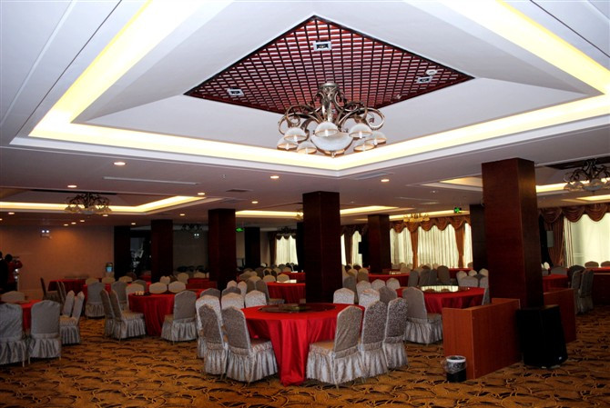 艳阳度假老子山温泉山庄主图