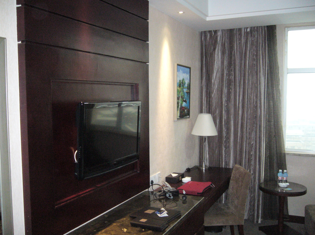 东风大酒店主图