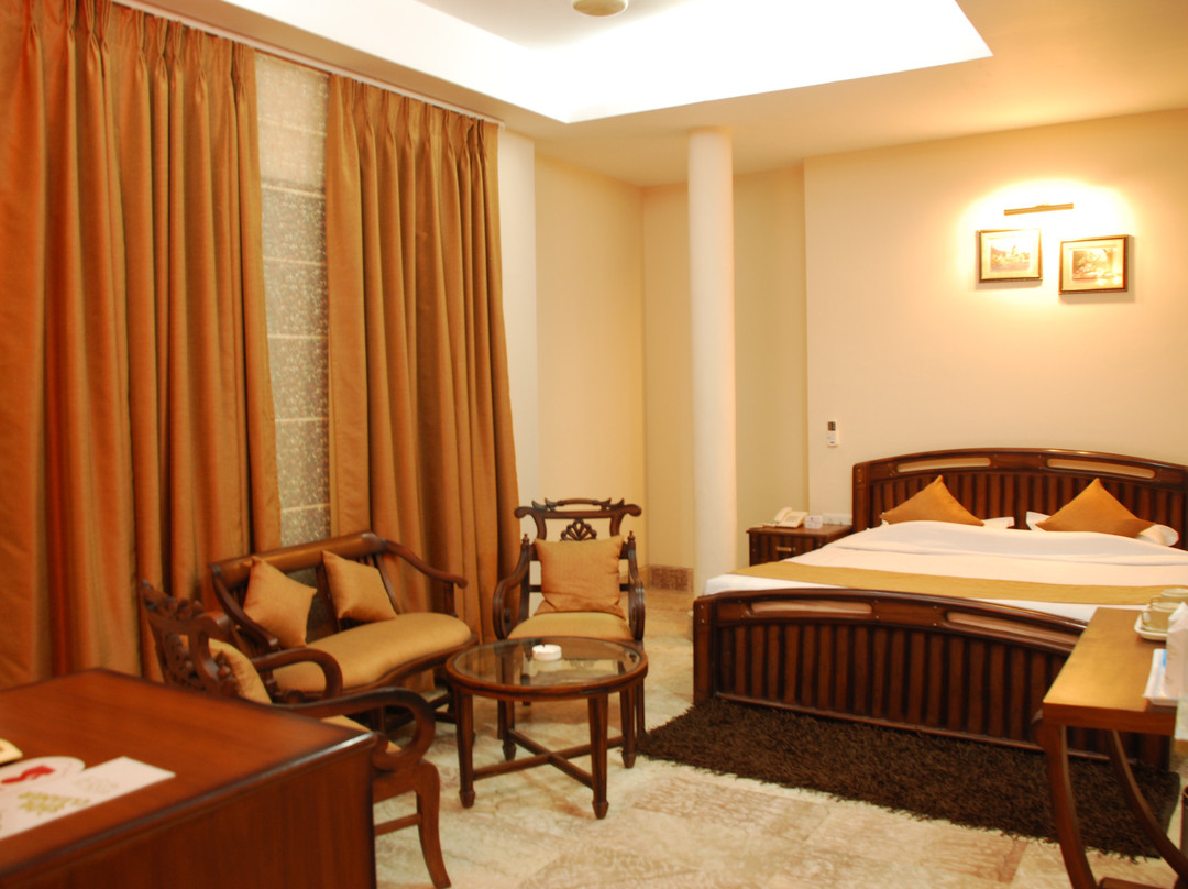 The Grand Hotel主图