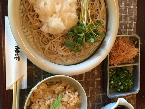 神社そば 村の下