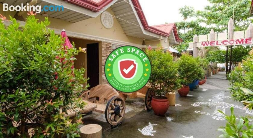 RedDoorz @ Prince JB Beach Resort Zambales