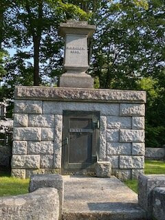Maple Grove Cemetery景点图片