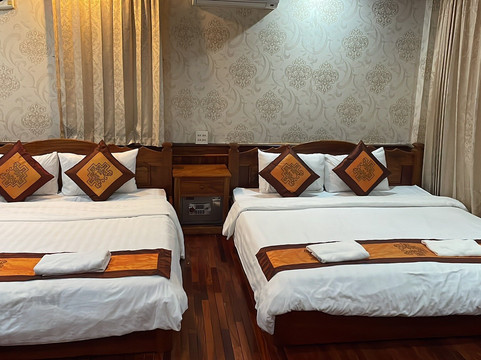 Sabaidee Nongkiaw River View