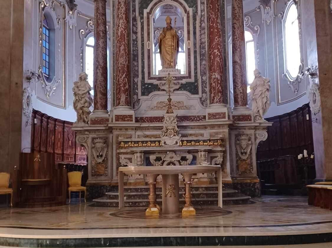 Basilica di San Martino-马丁纳弗兰卡必去景点