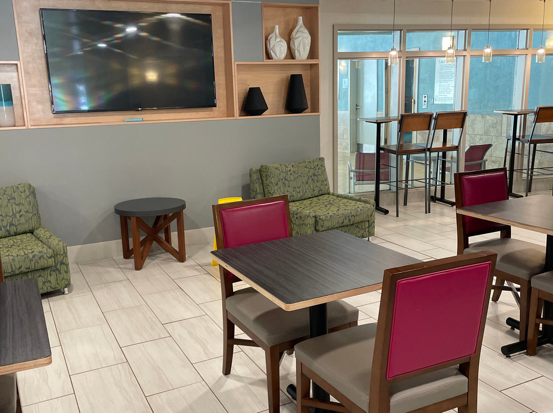 Holiday Inn Express & Suites Wausau By IHG主图