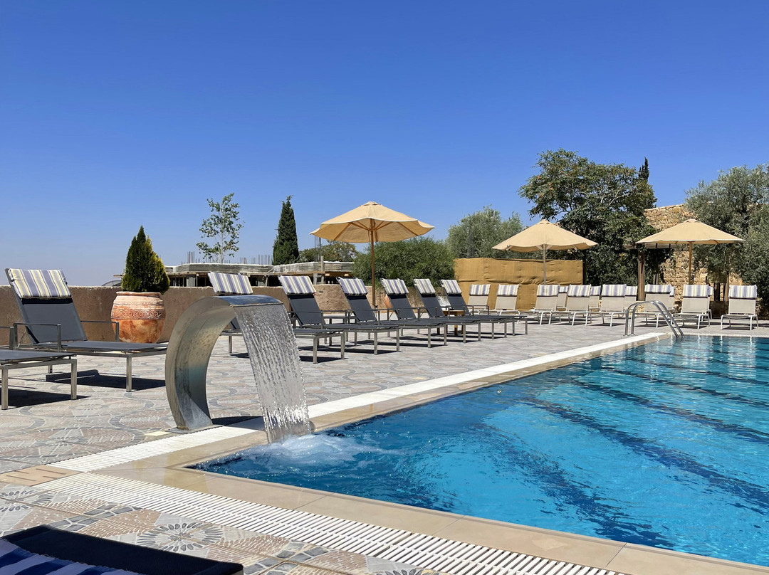 Old Village Resort主图