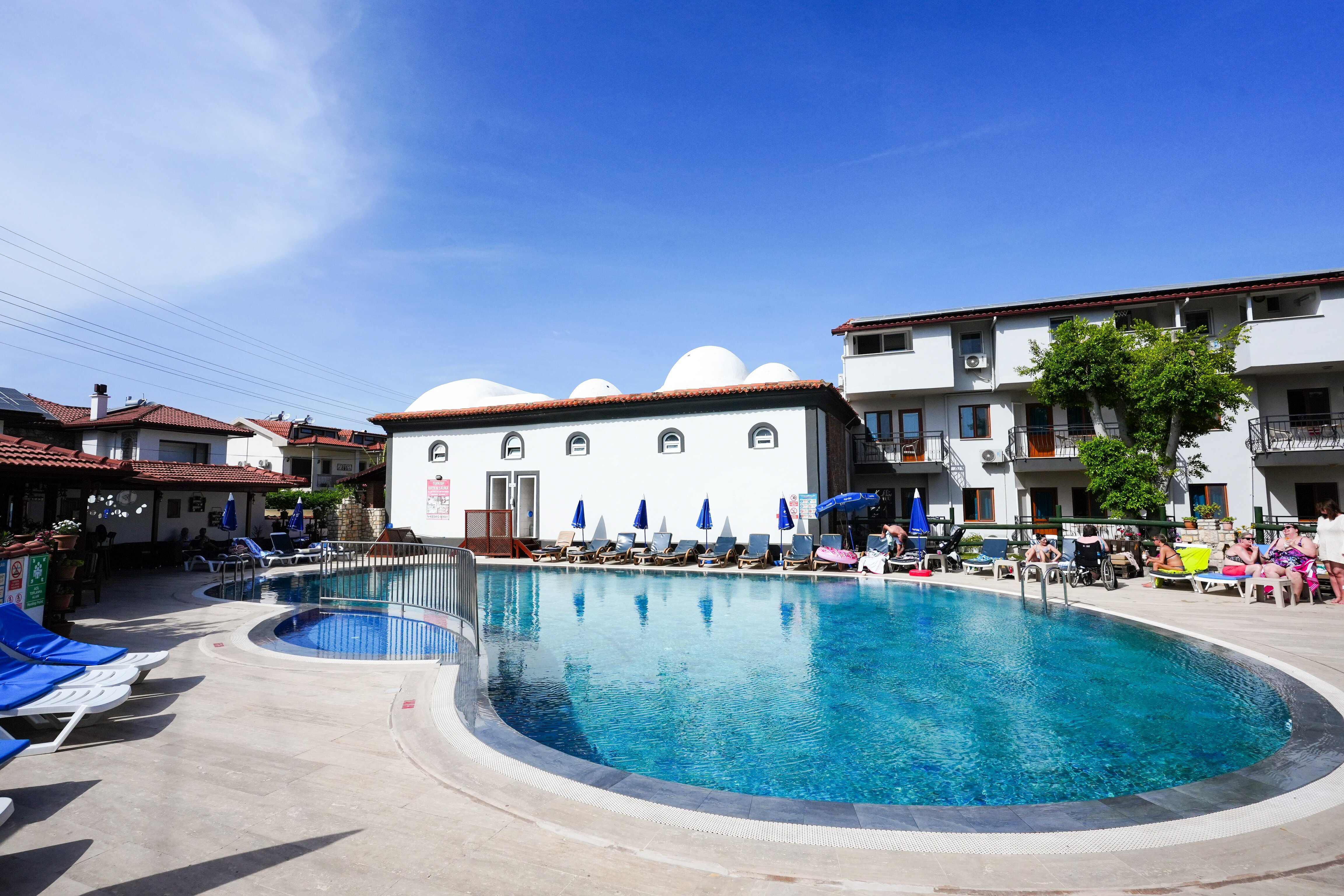 Sahin Apartments-泳池
