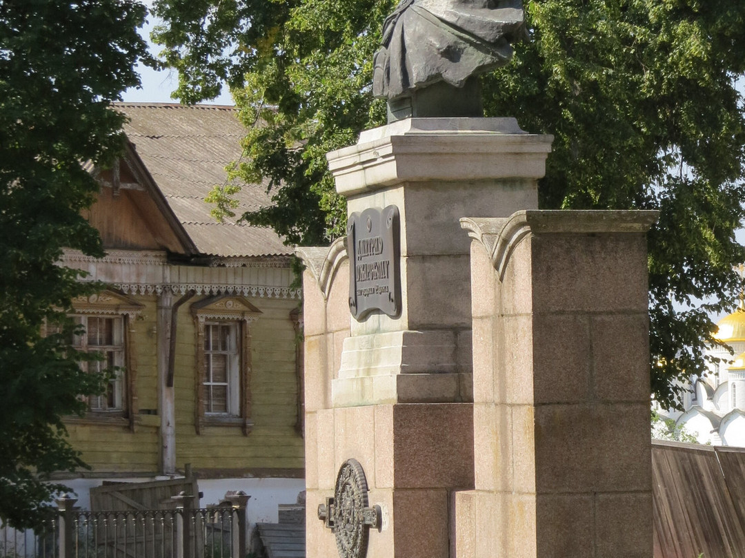 Monument to Pozharskiy景点图片