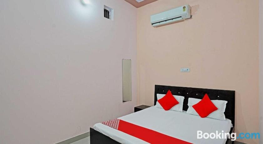 Oyo Flagship As Hotel