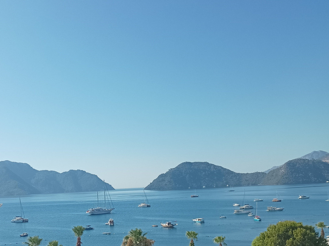 Golden Rock Beach Hotel主图